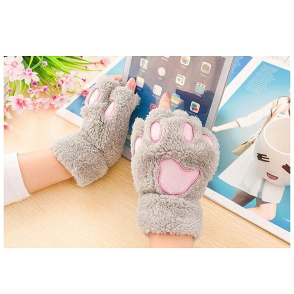 Brown furry animal fingerless hand warmers - Picture 8 of 8